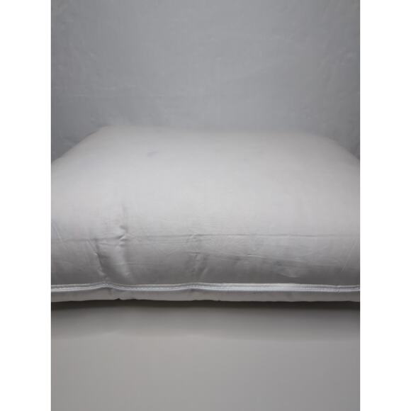 Quince Luxe Goose Down Pillow Standard Size Firm/Extra Firm - Picture 2 of 5